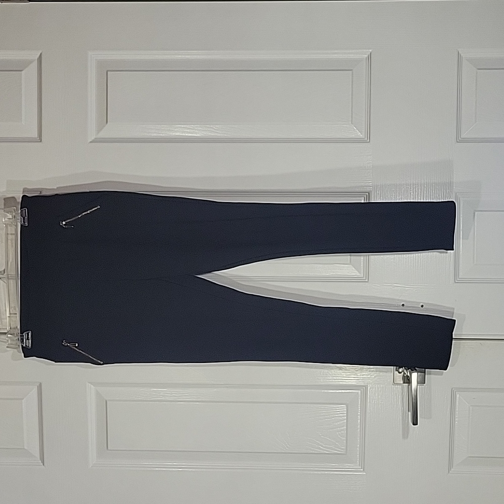 Black strechy pants, with zippers